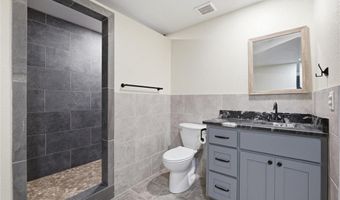 17341 N 158th St, Basehor, KS 66007