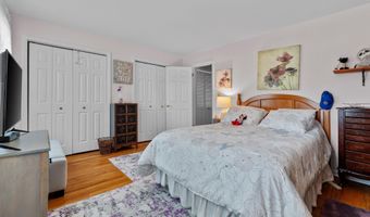 27 E 34TH St, Bayonne, NJ 07002