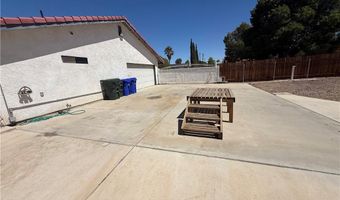 15370 Tacony Rd, Apple Valley, CA 92307