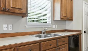 419 Sharon Oaks Ct, Benton, AR 72019