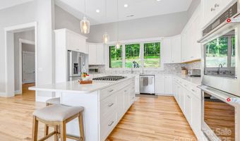 128 Saddle Ridge Dr, Alexander, NC 28701