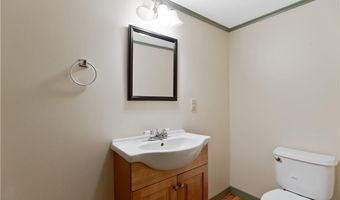 130 E Main St, Clinton, CT 06413