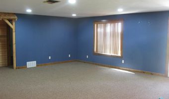 525 Valley View Ave, Baltic, SD 57003