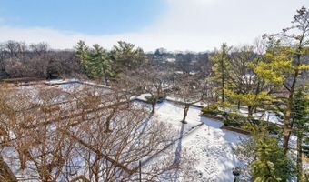 1016 S WAYNE St 302, Arlington, VA 22204