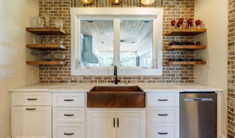 173 Circlestone Dr, Adel, GA 31620