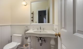 28 Oak Hill Rd, Amenia, NY 12501