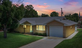 820 10th St, Berthoud, CO 80513