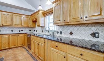 203 E 7th St, Weatherford, TX 76086