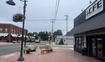 10310 E Rivershore Dr SE, Alto, MI 49302