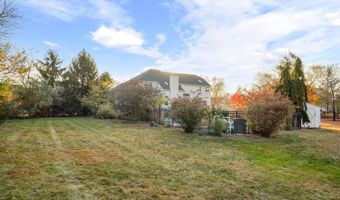 19 Clearwater Dr, Allentown, NJ 08501