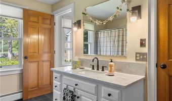 30 Middle Rd, East Greenwich, RI 02818