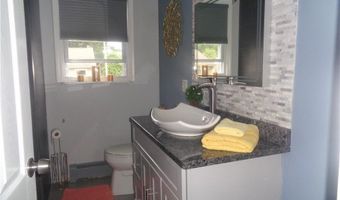 176 Vernon St, Warwick, RI 02889
