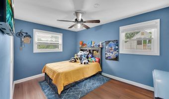 9 Brentwood Ter, Middletown, NJ 07748