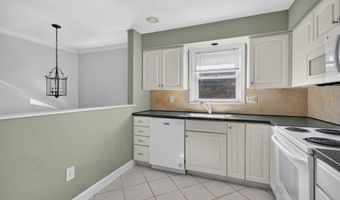 3334 2ND St S, Arlington, VA 22204