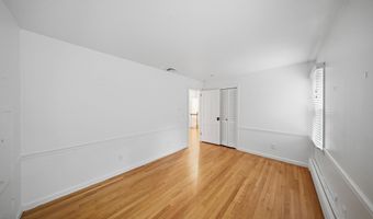 5 Beaver Pond Rd, Albany, NY 12211