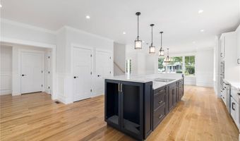 55 Dolphin Ave, Jamestown, RI 02835