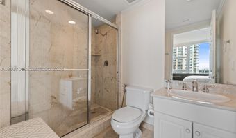 3370 Hidden Bay Dr 1213, Aventura, FL 33180