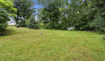 84 Lakeview Ave, Cheshire, CT 06410