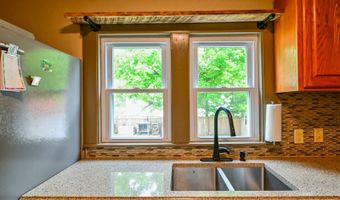 37 Euclid Dr, Athens, OH 45701