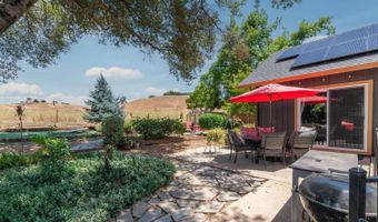 1070 Suzanne Dr, Angels Camp, CA 95222