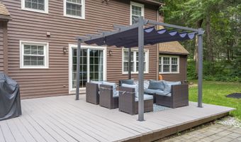15 Blueberry Ln, Burlington, CT 06013