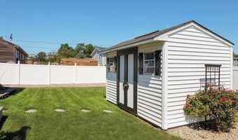 28 Birch St, Beachwood, NJ 08722