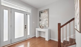 44713 PLYMPTON Sq, Ashburn, VA 20147