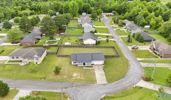 135 Shaw St, Albertville, AL 35950