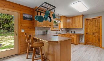 9 PINE St, Alpine, WY 83128