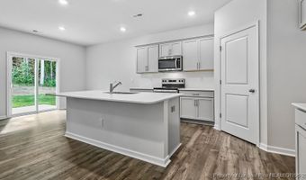 1049 Misty Creek Dr, Aberdeen, NC 28315