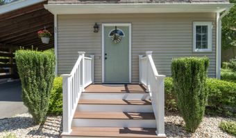 80 River Rd, Clinton, CT 06413