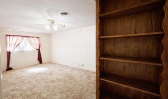 708 15th St, Abernathy, TX 79311
