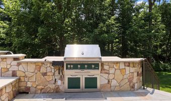 241 Monmouth Ave, Atlantic Highlands, NJ 07716