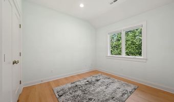 50 Beach View Dr, Stamford, CT 06902