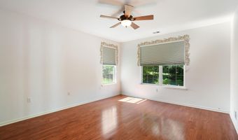 15 FIVE BRIDGES Ct, Barnegat, NJ 08005