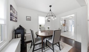 8 Rosewood Ave, Amityville, NY 11701