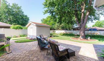 554 N Green Ridge St, Addison, IL 60101