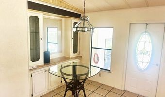 14 Lakeview Dr, Astatula, FL 34705