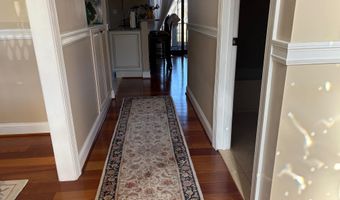 2445 S KENWOOD St, Arlington, VA 22206
