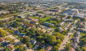 2512 N CHESTWOOD Ct, Appleton, WI 54911