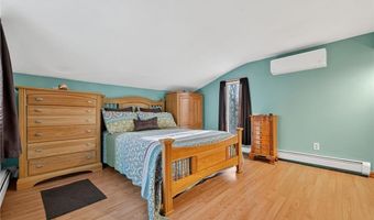 542 Main St, Hopkinton, RI 02833
