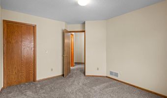 13842 Redwood St NW, Andover, MN 55304
