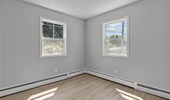34 Vermont St, Cranston, RI 02920
