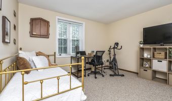 3 Woodside Dr, Albany, NY 12208