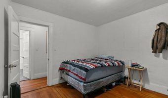 21 Slocum St, Newport, RI 02840