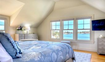 294 Ocean Ave, Newport, RI 02840