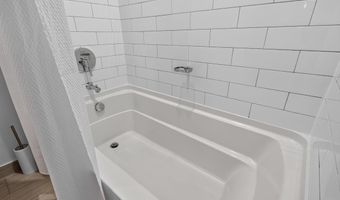 515 N WASHINGTON St 105, Alexandria, VA 22314