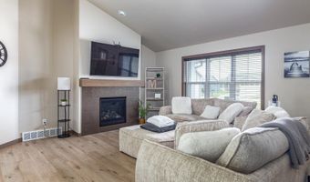 2240 E HONEYGOLD Ct, Appleton, WI 54913