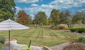 563 E Acadia Pt, Aurora, OH 44202