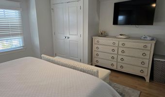 253 35th St, Avalon, NJ 08202